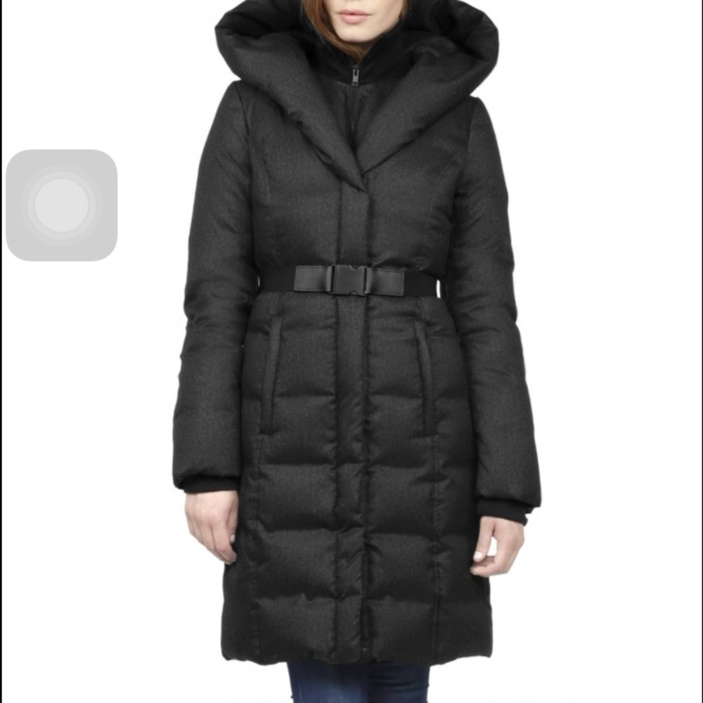 New. Never worn. Sofia & kyo Allan black